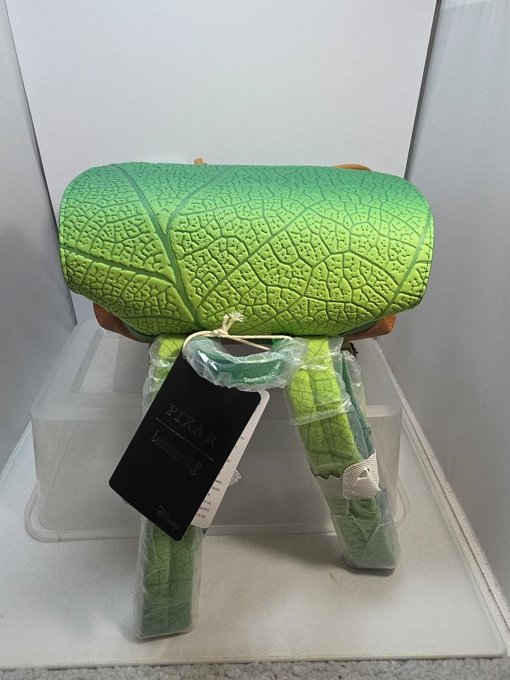 Loungefly Disney Pixar A Bug's Life Leaf Mini Backpack NWT - Picture 5 of 6